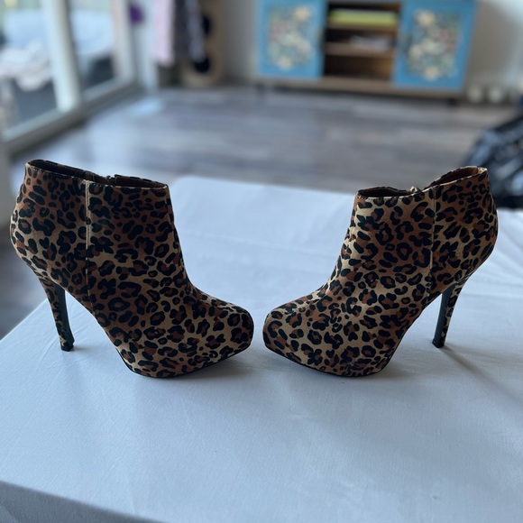 Platform Ankle Boot - Picture 4 of 6